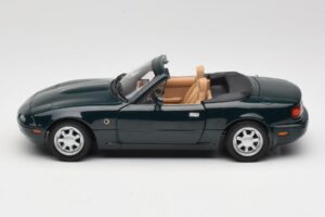 Mazda MX-5 NA Emerald Green Gate 1:18 01017 Métal — image 4 sur 8