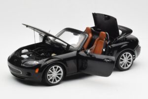Mazda MX-5 NC Roadster Retractable Hardtop US Spec Noir AUTOart 1:18 75971 Métal — image 3 sur 10