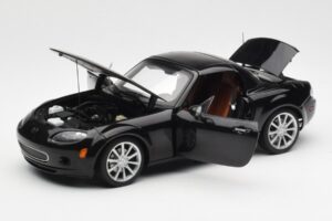 Mazda MX-5 NC Roadster Retractable Hardtop US Spec Noir AUTOart 1:18 75971 Métal — image 4 sur 10