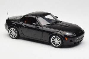Mazda MX-5 NC Roadster Retractable Hardtop US Spec Noir AUTOart 1:18 75971 Métal — image 8 sur 10