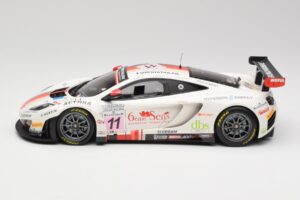 McLaren 12C GT3 #11 Art Grand Prix C. Leclerc / N. Parisy / A. Soucek Spa 24 Hours 2013 Minichamps 1:18 151131311 Métal — image 3 sur 6