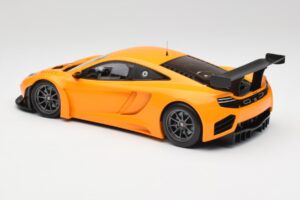 McLaren 12C GT3 Papaya Orange Minichamps 1:18 151121391 Métal — image 5 sur 6