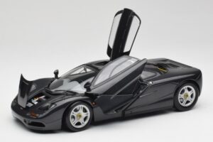 McLaren F1 Carbon Noir Métallique Minichamps 1:18 530133420 Métal — image 2 sur 8