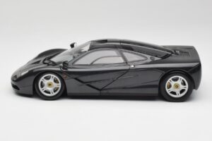 McLaren F1 Carbon Noir Métallique Minichamps 1:18 530133420 Métal — image 4 sur 8