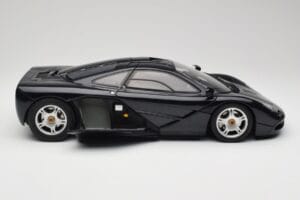 McLaren F1 Dark Blue Metallic Minichamps 1:12 530133128 Métal — image 4 sur 9