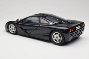 McLaren F1 Dark Blue Metallic Minichamps 1:12 530133128 Métal — image 8 sur 9
