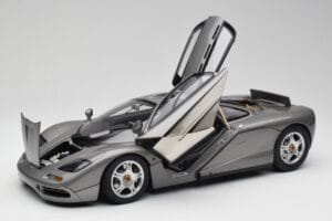 McLaren F1 Dark Silver Minichamps 1:12 530133124 Métal — image 2 sur 8