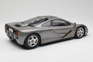 McLaren F1 Dark Silver Minichamps 1:12 530133124 Métal — image 3 sur 8