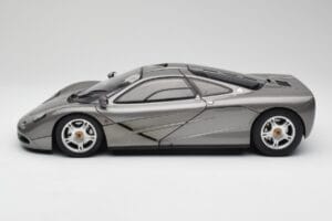 McLaren F1 Dark Silver Minichamps 1:12 530133124 Métal — image 4 sur 8