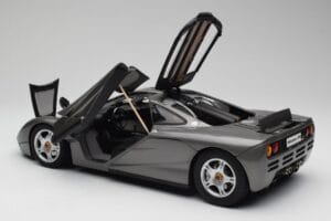 McLaren F1 Dark Silver Minichamps 1:12 530133124 Métal — image 5 sur 8