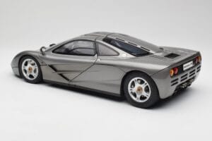McLaren F1 Dark Silver Minichamps 1:12 530133124 Métal — image 7 sur 8