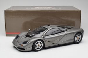 McLaren F1 Dark Silver Minichamps 1:12 530133124 Métal — image 8 sur 8