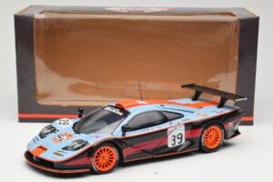 McLaren F1 GTR #39 Gulf R. Bellm / A. Gilbert / M. Sekiya 24 Hours of Le Mans 1997 UT Models 1:18 39725 Métal — image 8 sur 8