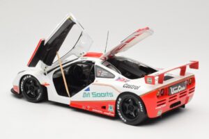 McLaren F1 GTR GT1 #30 West Competition J. Nielsen 1996 UT Models 1:18 39624 Métal — image 5 sur 8