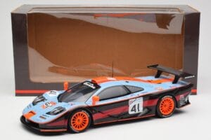 McLaren F1 GTR #41 P-H. Raphanel / C. Gounon / A. Olofsson 24 Hours of Le Mans 1997 UT Models 1:18 39727 Métal — image 8 sur 8