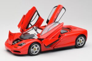 McLaren F1 Magma Rouge Minichamps 1:18 530133422 Métal — image 2 sur 8
