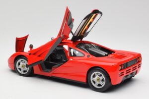 McLaren F1 Magma Rouge Minichamps 1:18 530133422 Métal — image 5 sur 8