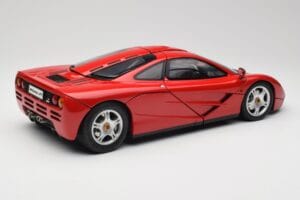 McLaren F1 Rouge Minichamps 1:12 530133125 Métal — image 3 sur 9