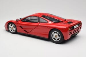 McLaren F1 Rouge Minichamps 1:12 530133125 Métal — image 8 sur 9