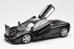 McLaren F1 Road Car Noir AUTOart 1:18 76002 Métal — image 2 sur 8