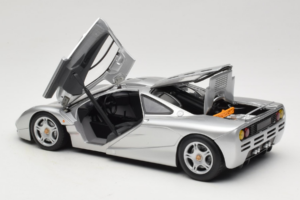 McLaren F1 Argent UT Models 1:18 530133180-R1 Métal — image 5 sur 8
