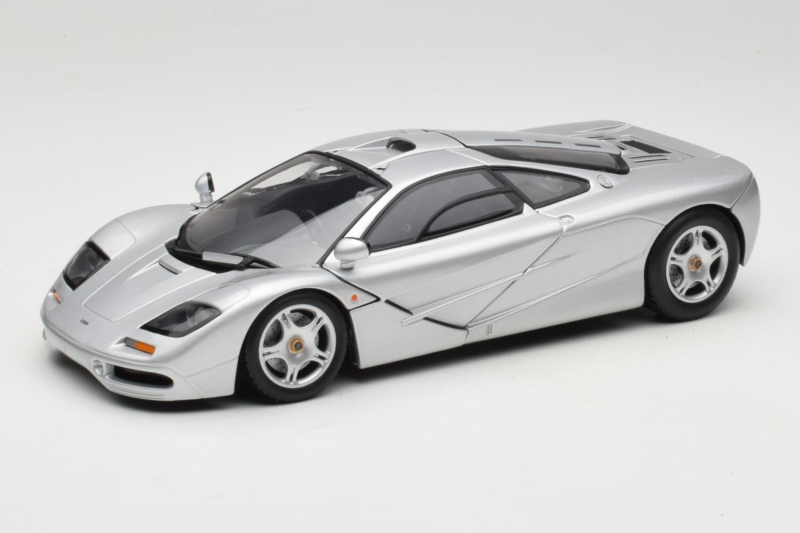 McLaren F1 Argent UT Models 1:18 530133180 Métal