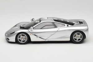McLaren F1 Argent LCD 1:18 LCD18014-SI Métal — image 4 sur 8
