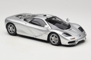 McLaren F1 Argent LCD 1:18 LCD18014-SI Métal — image 6 sur 8