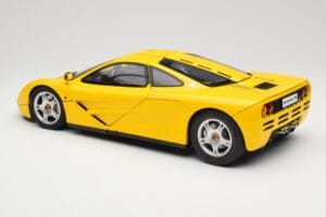McLaren F1 Jaune Minichamps 1:12 530133121 Métal — image 8 sur 9