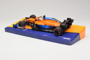 McLaren MCL35M Mercedes #3 D. Ricciardo McLaren F1 Team Bahrain Grand Prix 2021 Minichamps 1:18 533211803 Résine — image 5 sur 7