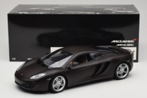 McLaren MP4-12C Matt Black Minichamps 1:18 110133021 Métal — image 8 sur 8