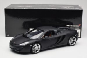 McLaren MP4-12C Matt Satellite Gris Minichamps 1:18 110133024 Métal — image 8 sur 8