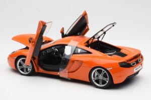 McLaren MP4-12C Orange AUTOart 1:18 76006 Métal — image 5 sur 8