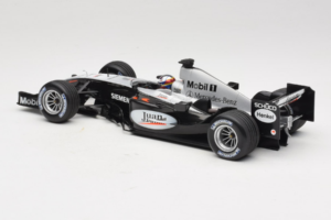 McLaren MP4-19 Mercedes J.P. Montoya Test Car 2005 Minichamps 1:18 533051880 Métal — image 5 sur 7