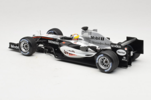 McLaren MP4-20 Mercedes #10 J.P. Montoya F1 2005 Minichamps 1:18 B66962338 Métal — image 5 sur 6
