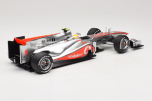 McLaren MP4-25 Mercedes #2 L. Hamilton Vodafone McLaren F1 2010 Minichamps 1:18 530101802 Métal — image 2 sur 7