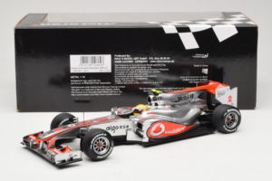 McLaren MP4-25 Mercedes #2 L. Hamilton Vodafone McLaren F1 2010 Minichamps 1:18 530101802 Métal — image 6 sur 7