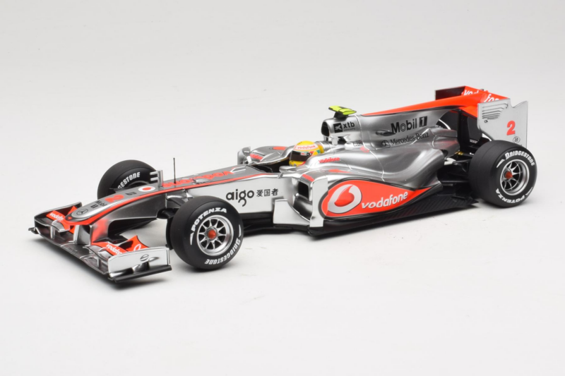 McLaren MP4-25 Mercedes #2 L. Hamilton Vodafone McLaren F1 2010 Minichamps 1:18 530101802 Métal