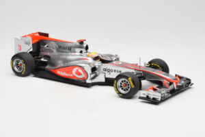 McLaren MP4-26 Mercedes #3 L. Hamilton Vodafone McLaren Showcar F1 2011 Minichamps 1:18 530111873 Métal — image 4 sur 7