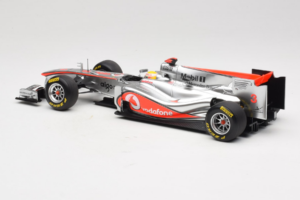 McLaren MP4-26 Mercedes #3 L. Hamilton Vodafone McLaren Showcar F1 2011 Minichamps 1:18 530111873 Métal — image 5 sur 7