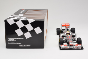 McLaren MP4-26 Mercedes #3 L. Hamilton Vodafone McLaren Showcar F1 2011 Minichamps 1:18 530111873 Métal — image 7 sur 7