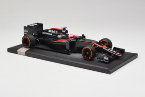 McLaren MP4-30 Honda #22 J. Button McLaren Honda F1 Team Spanish Grand Prix 2015 Minichamps 1:18 537151122 Métal — image 4 sur 7
