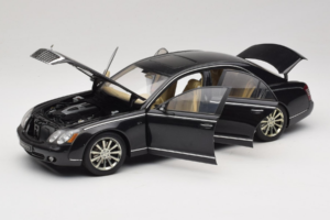 Maybach 57S Noir AUTOart 1:18 76156 Métal — image 2 sur 7