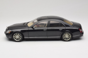 Maybach 57S Noir AUTOart 1:18 76156 Métal — image 4 sur 7