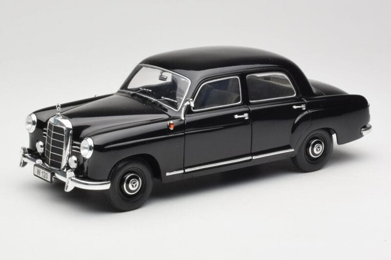 Mercedes 180 W120 Ponton Noir Revell 1:18 08973 Métal