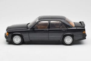 Mercedes 190E 2.3-16 W201 Bleu Noir Metallic AUTOart 1:18 76122 Métal — image 4 sur 8