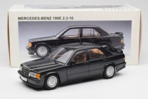 Mercedes 190E 2.3-16 W201 Bleu Noir Metallic AUTOart 1:18 76122 Métal — image 8 sur 8