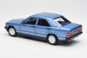 Mercedes 190E W201 Diamond Bleu Édition Concessionnaire Norev 1:18 B66040661 Métal — image 7 sur 8