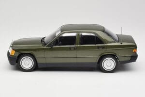 Mercedes 190E W201 Vert Métallisé Minichamps 1:18 155037001 Métal — image 3 sur 6