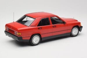 Mercedes 190E W201 Rouge Minichamps 1:18 155037000 Métal — image 2 sur 6